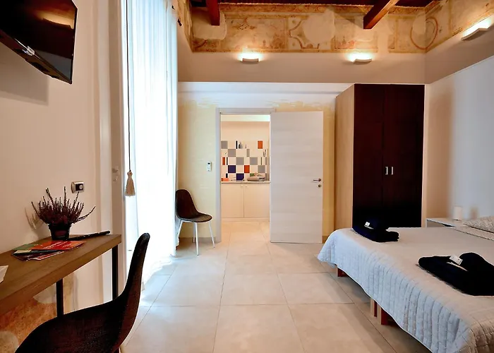 Bed and Breakfast Di affreschi e volte Napoli